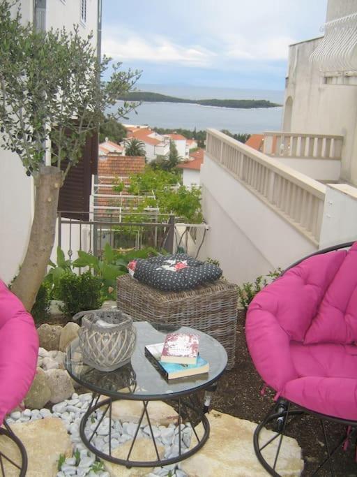 Apartman Tino With Two Sunny Terace Hvar Town Exterior foto