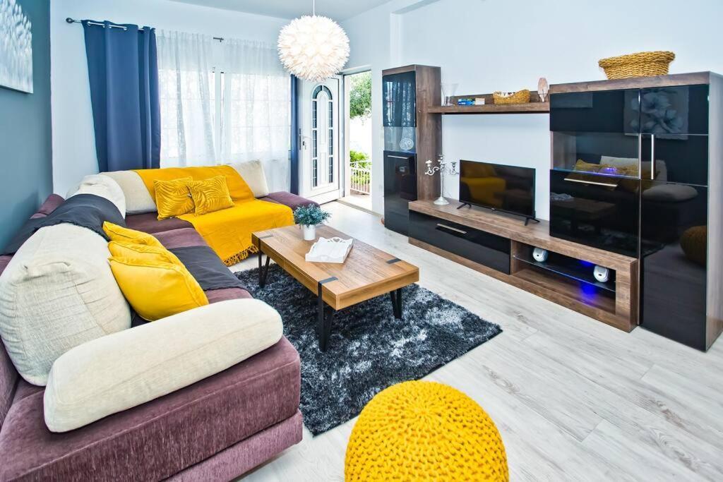 Apartman Tino With Two Sunny Terace Hvar Town Exterior foto